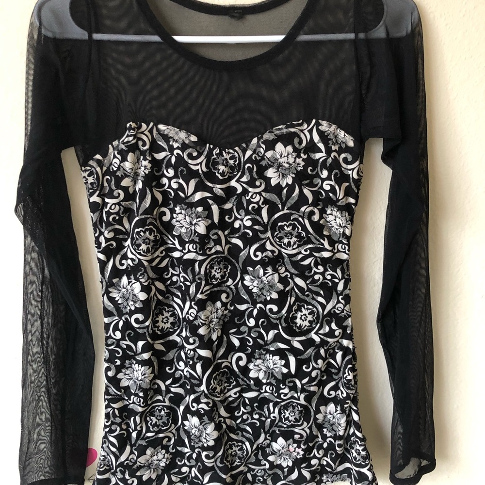 Mesh sleeve top